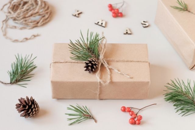 The Gifting Guide: Eco-Friendly Holiday Gift Ideas