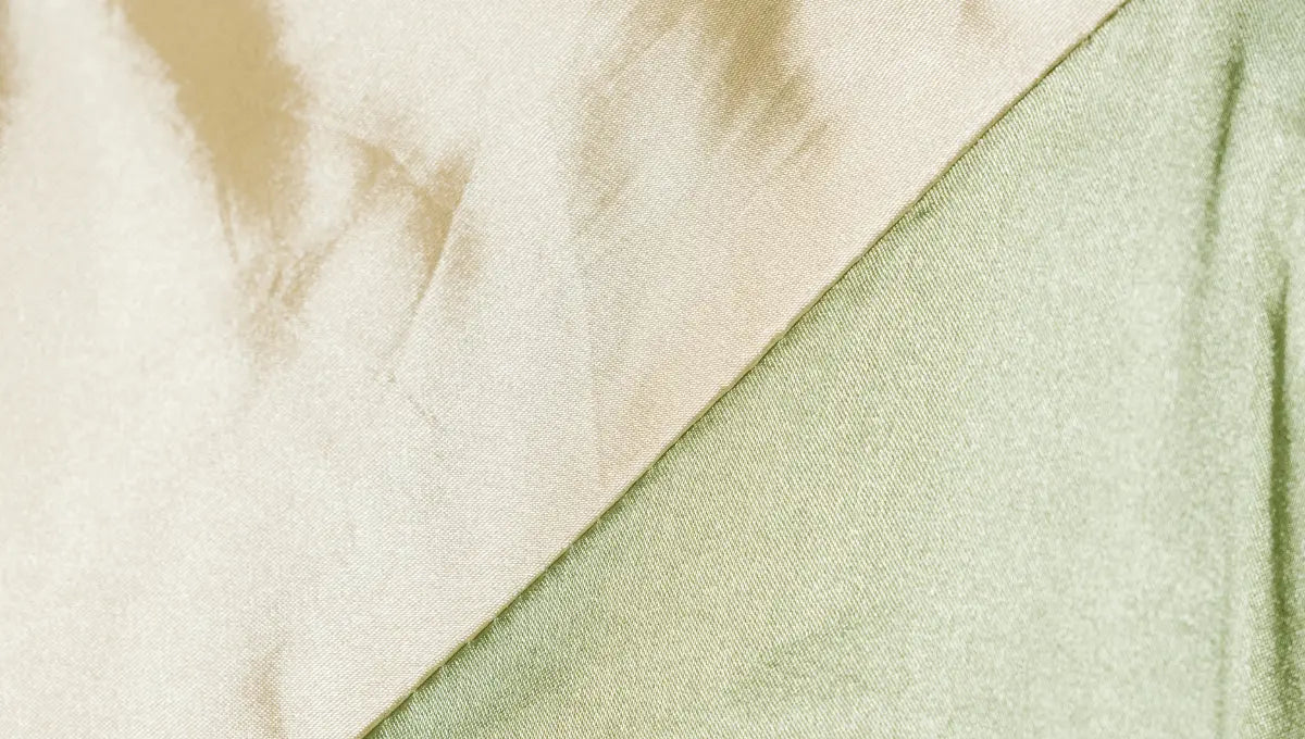 Side-by-side comparison of TENCEL and bamboo bed sheets highlighting texture and softness.